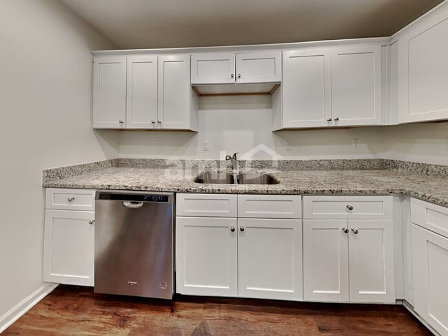 Photo - 408 Fairlawn Dr