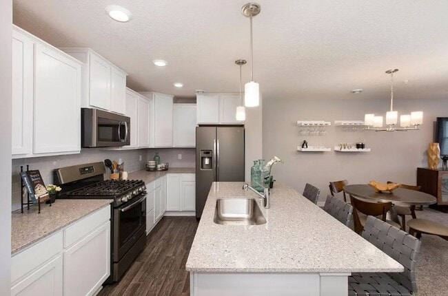 Building Photo - Upscale Townhome Living in Woodbury for $2,799!