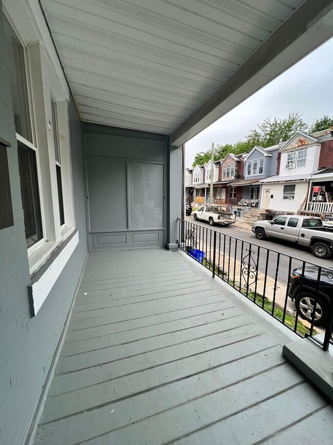 Photo - Remodeled Large 3bd/1 House with Rear yard!! Section 8 Welcome!!