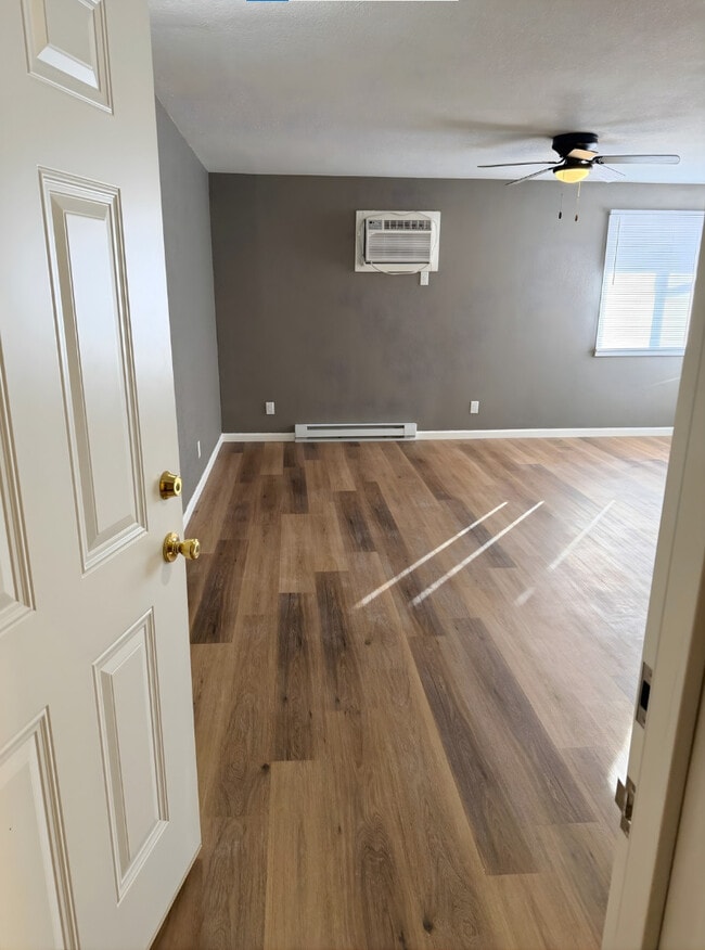 Photo - Maple Ave Apartments