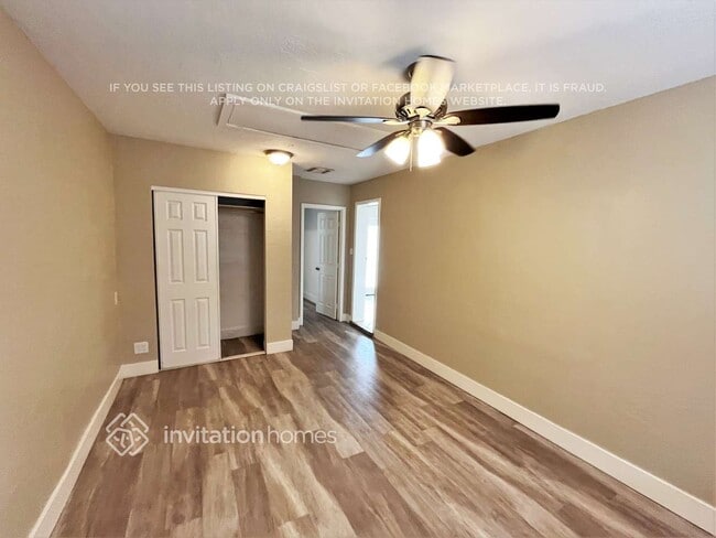 Photo - 7005 N 76th Dr