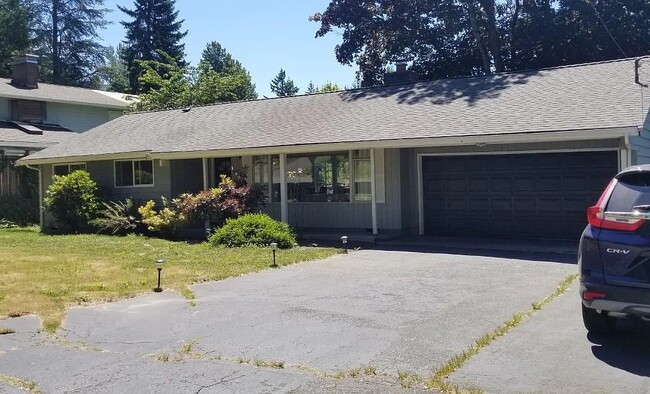 Building Photo - 16605 NE 87th St