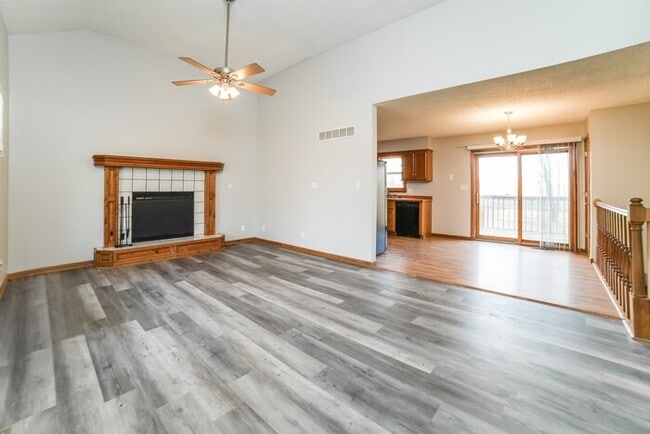 Photo - 505 E 10th St