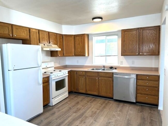 Photo - 377 Parkchester Dr Unidad 2