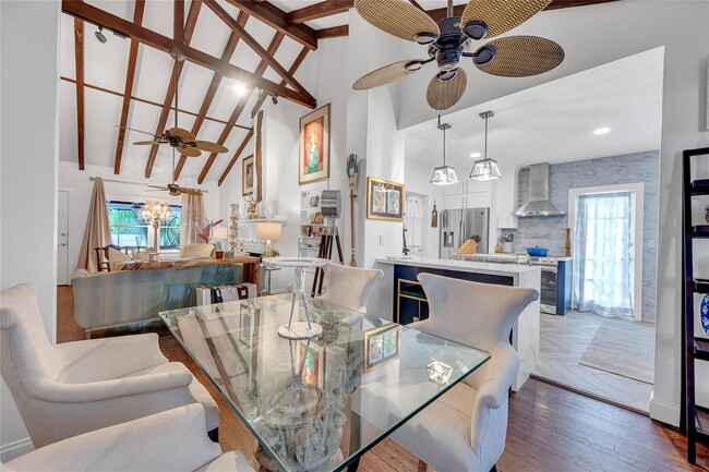 Photo - 725 SE 7th St