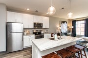 1BR, 1BA - 694 SF