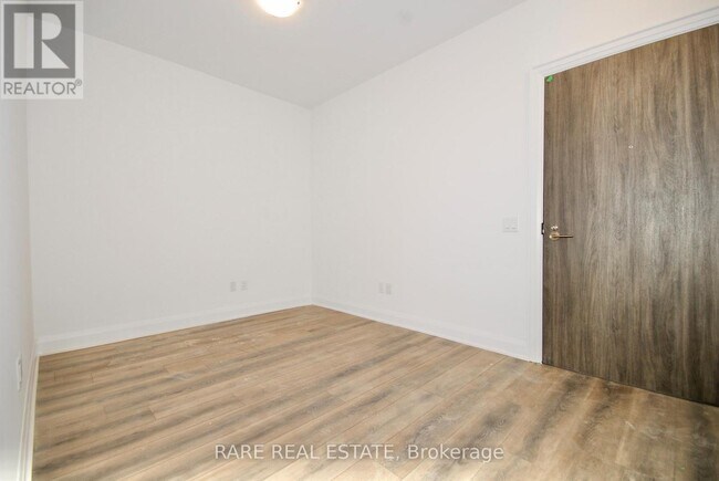 Photo - 20 Gatineau Dr