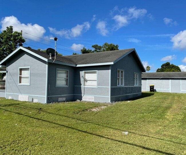 Photo - 830 N Combee Rd