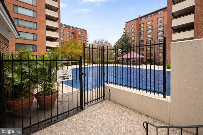 Photo - 1121 Arlington Blvd Unidad 703