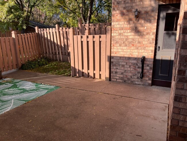 Building Photo - 3620 Independence Ave S