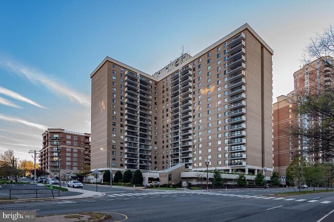 Building Photo - 3800 Fairfax Dr Unit 501 Rental