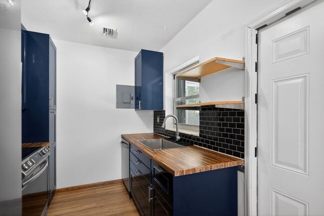 Photo - 76 NE 170th St