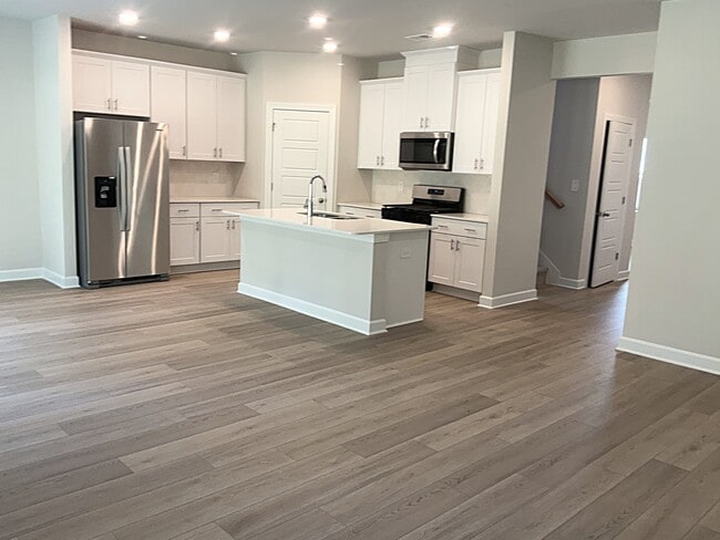 Photo - 789 Treeline Rd