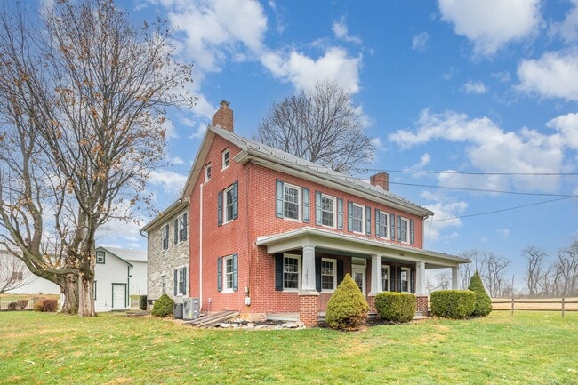 Photo - Beautiful updated 3/4 bedroom farmhouse