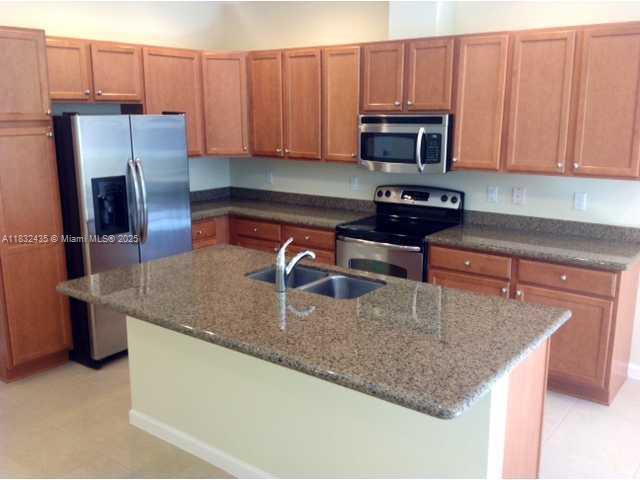 Photo - 2950 St Thomas Dr