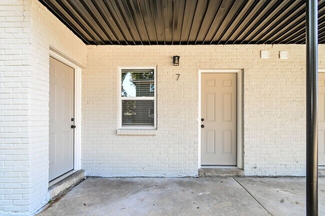 Photo - Seventh Street Apts (1018) Unidad 1018 N 7th Street - 1018-7