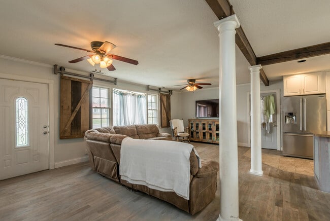 Photo - Knoxville 37918 - 2 Bedroom, 1 Bath, Ranch in Fountain City - Call or text Ryan Fogarty (865) 333...