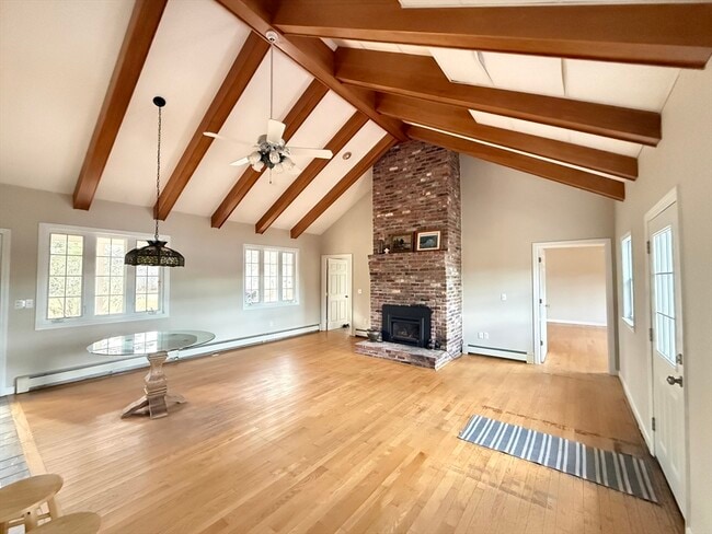 Photo - 186 County Rd