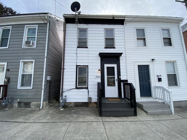Building Photo - 466 W College Ave