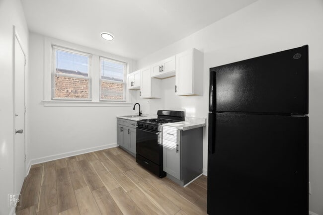 Photo - 7901-11 S Dobson Ave