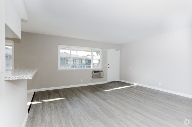 2BR, 1BA