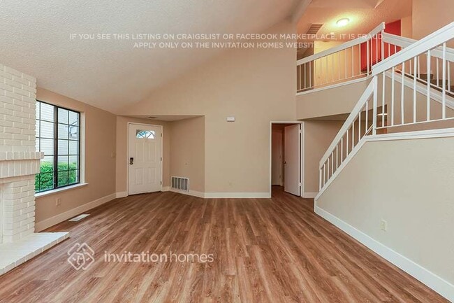 2592 Clipper Ln