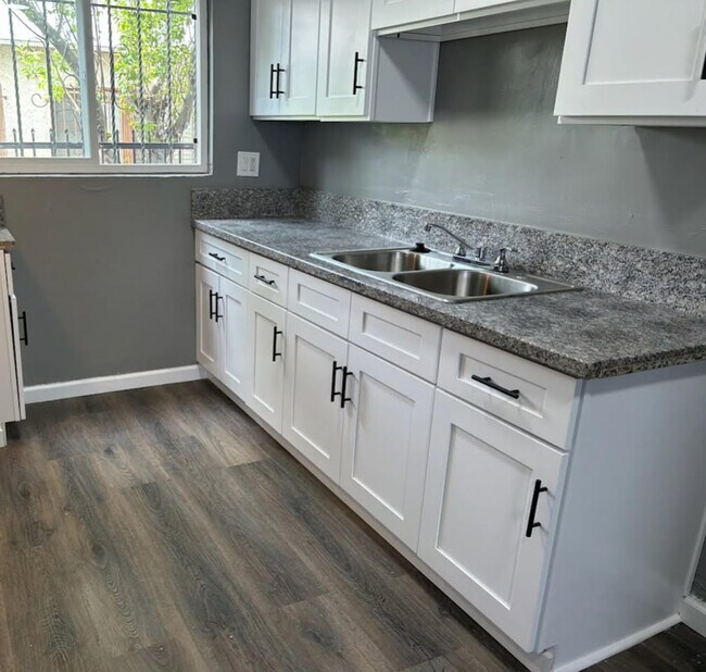 Photo - 9300 S Western Ave Unit 1 bedroom