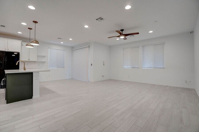 Photo - 111 Balsam Leaf Ct