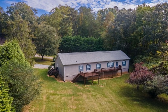 Building Photo - 3/2 home close to WCU