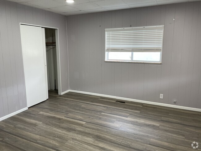 Building Photo - 1157 Monroe Ave Rental