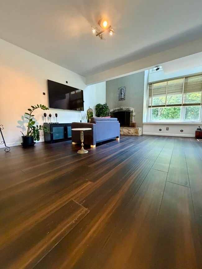 Photo - Stunning 2-Bedroom in Newtown Square! Available NOW!