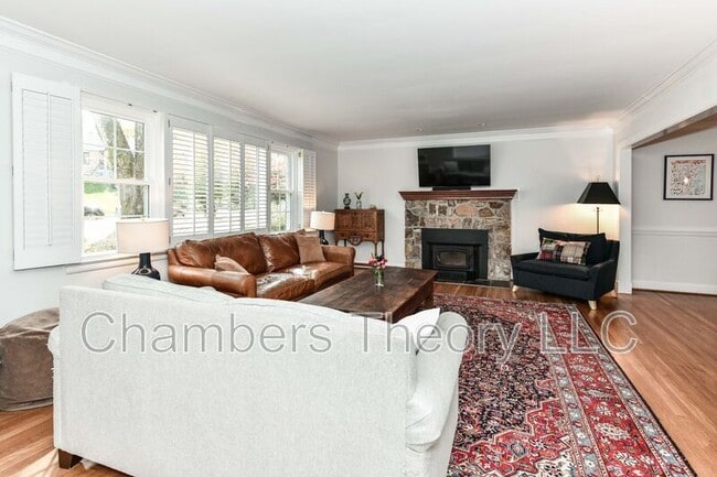 Photo - 3061 N Oakland St