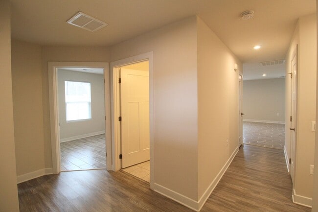 Photo - 105 S Peak Dr