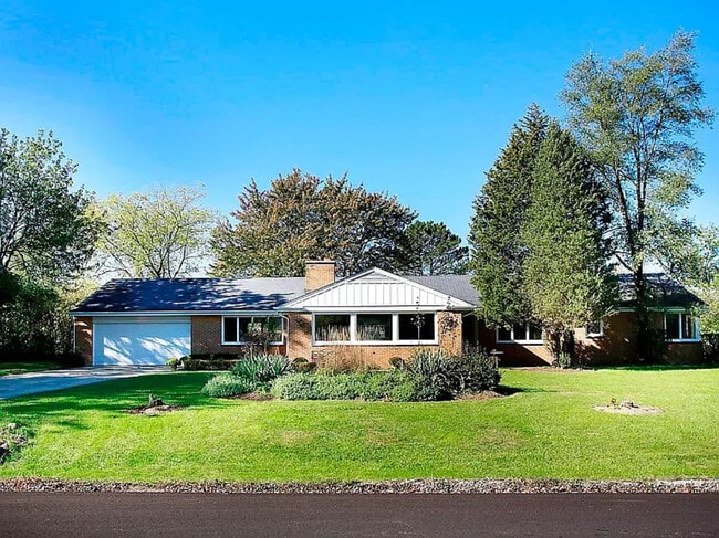 Building Photo - 3336 Overland Pass