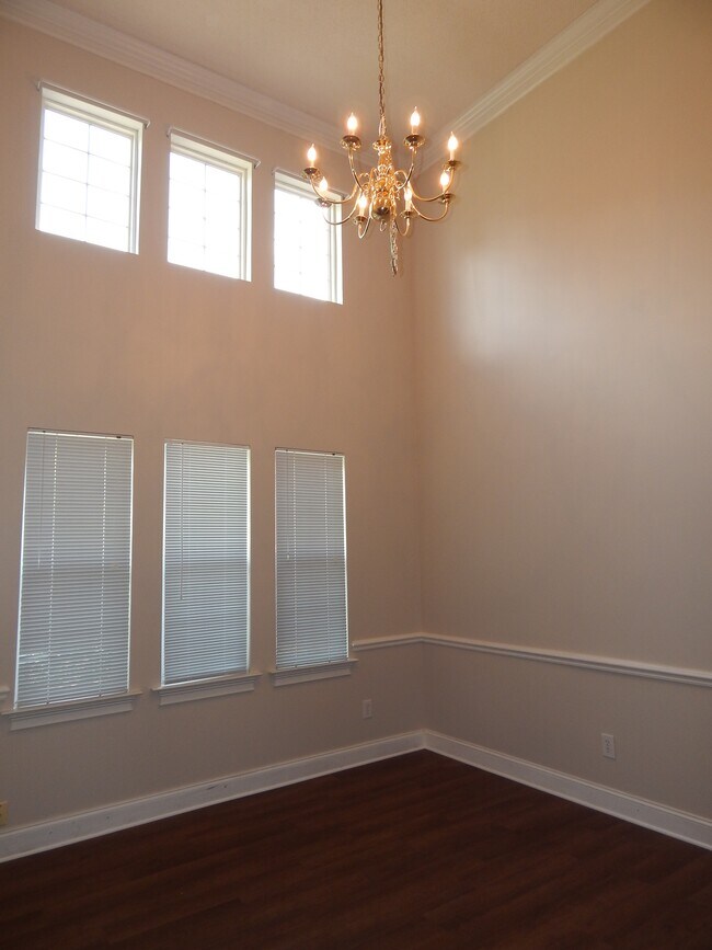 Photo - 2109 Elderberry Dr