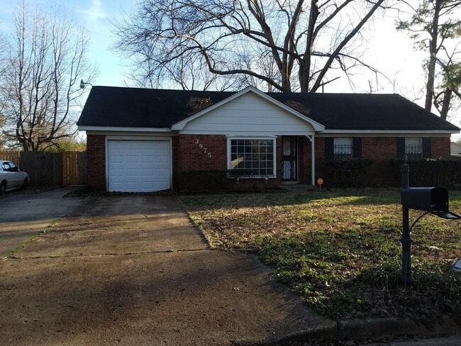 Building Photo - Updated 3BR 1.5 bat Rental