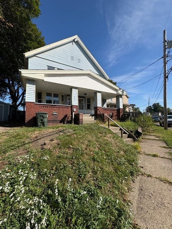 Building Photo - Highland Rd NE Unit 915 Highland Rd NE