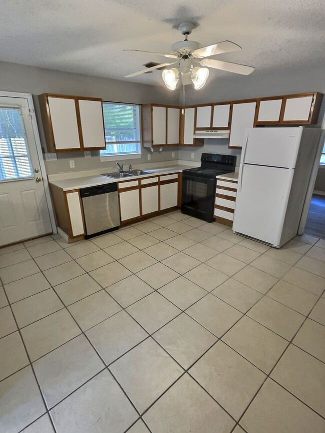 Photo - 8100-8104 Exchange St Unit 8104