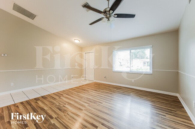 Photo - 1408 Flora Ave N
