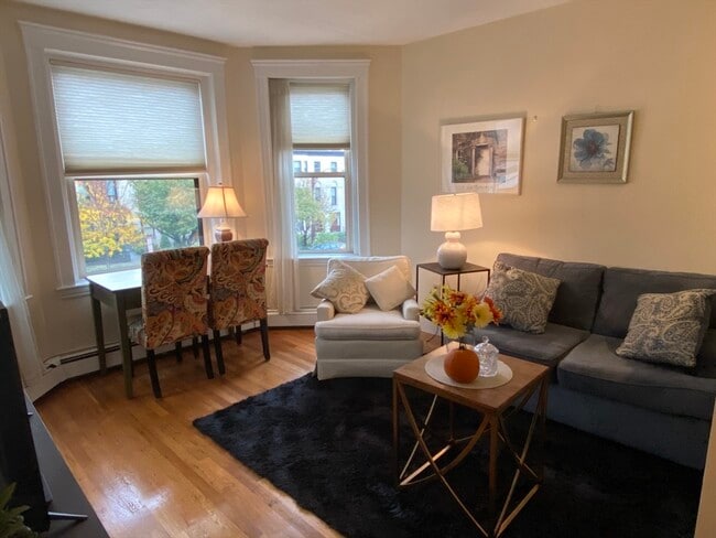 Building Photo - 451 Park Dr Unit 3B