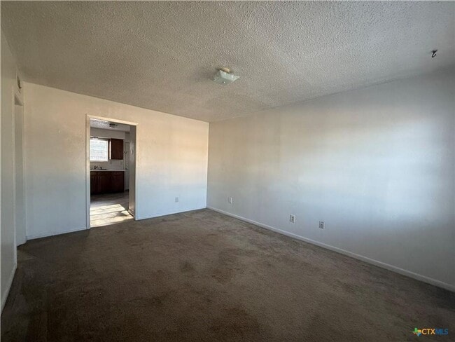 Photo - 601 Westview Cir Unidad B