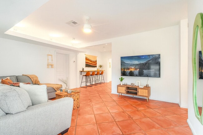 Photo - 1516 SW 8th Ave Unidad SI FL1-ID1475643P