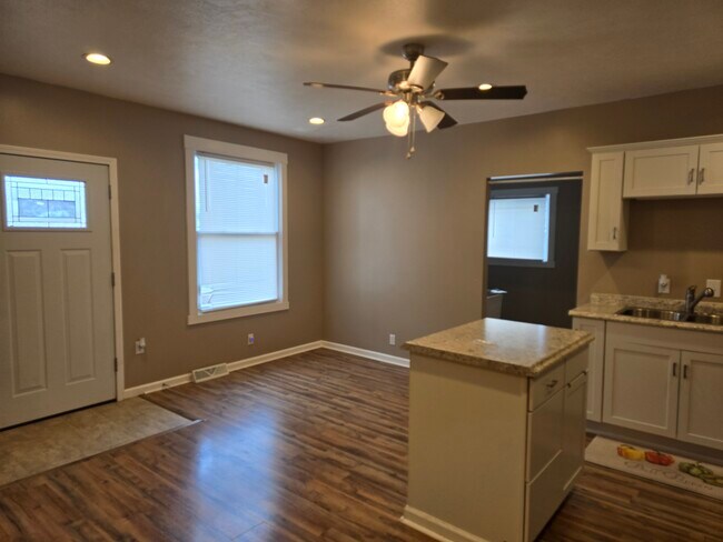 Photo - 633 Bessemer Ave