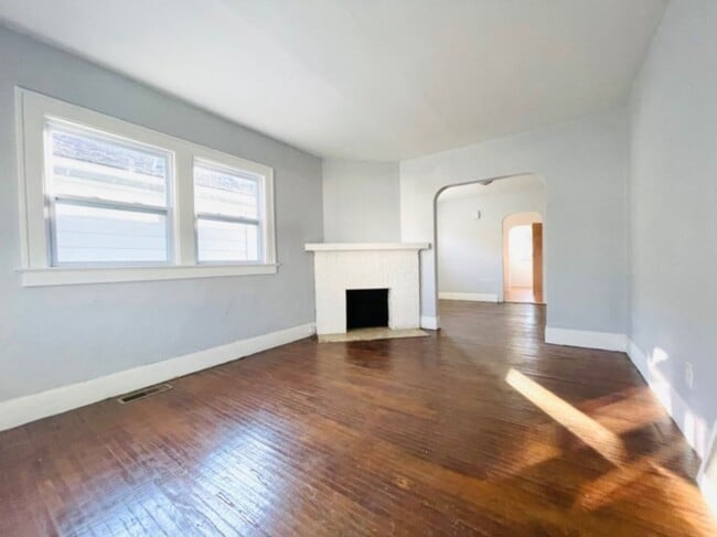 Photo - 2 Bed Room 1 Bath