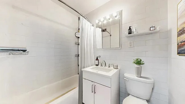 347 W 53rd St