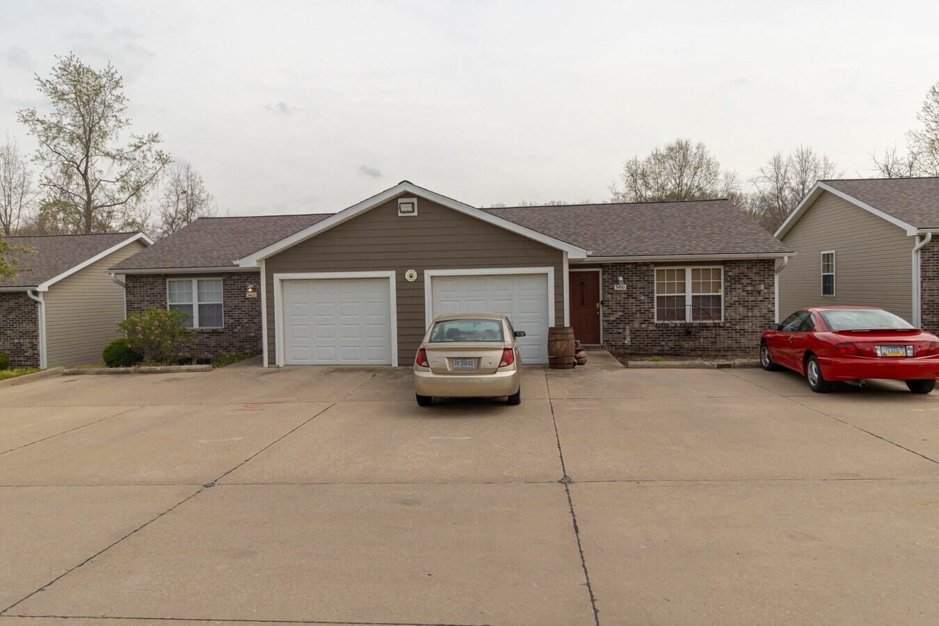 Photo - 3402 E St Charles Rd Townhome