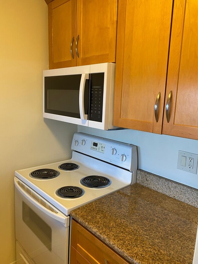 Photo - Oakridge Apartments