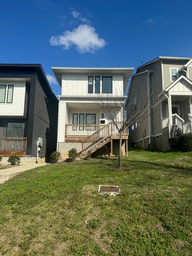 Building Photo - 1822 16th Ave N