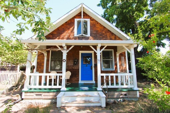Photo - 515 G St Casa
