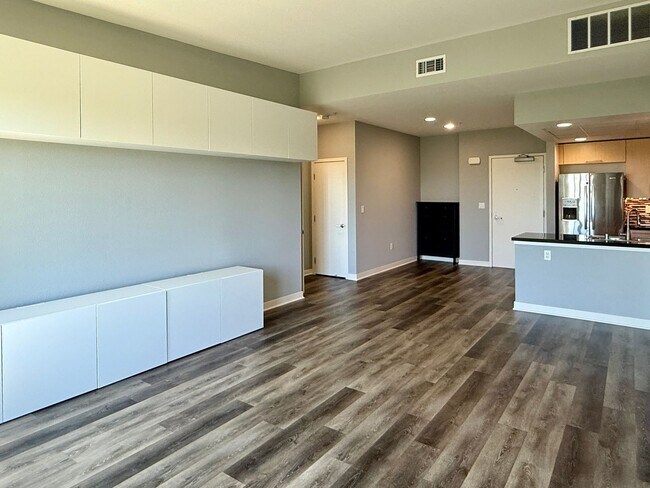 Photo - Spacious, Luxurious Modern 2 Bedroom, 2 Bathroom condo on the Top Floor of the Highly Desired Pla... Unit 4215